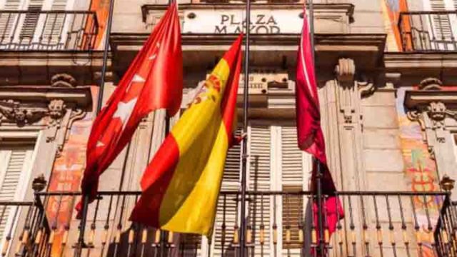 Izad la bandera. Juan Antonio Elipe